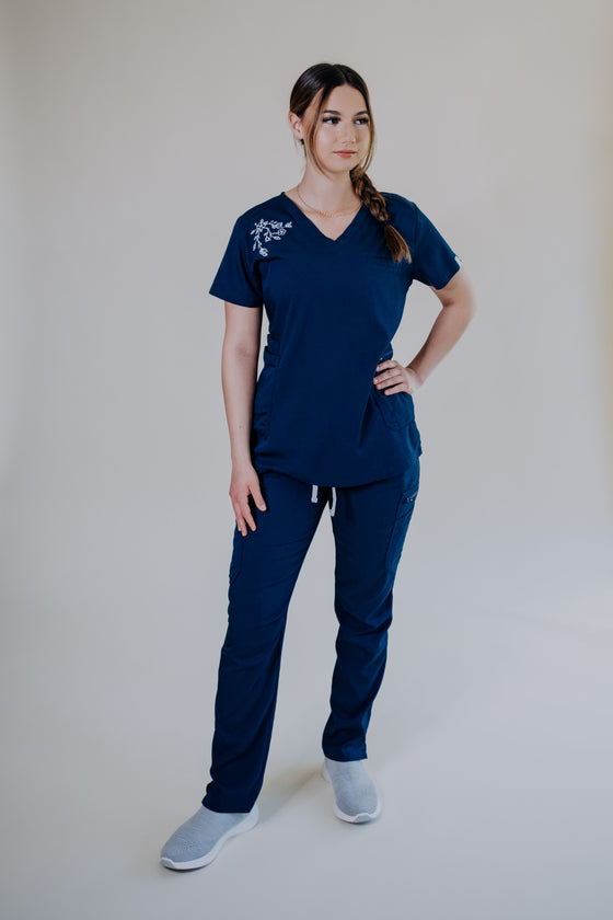 Artist Edition Women's 6-Pocket Scrub Top